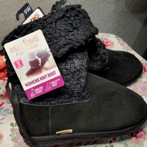 Muk Luk Knit and Suede black boots size 9. Brand new.